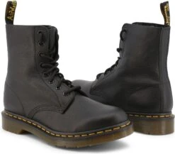 Dr. Martens 1460 - Zwart/geel - Laarzen - Unisex - Maat 39 -Gabor Verkoop 2024 1200x1053 1