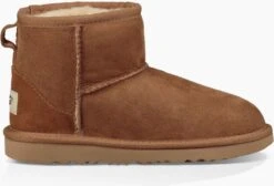 UGG Classic Mini II Unisex Laarzen - Chestnut - Maat 32.5