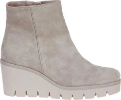 Gabor Enkellaarsjes Dames / Laarzen / Damesschoenen - Suède - 94.780.12 - Beige - Maat 38.5 -Gabor Verkoop 2024 1200x993