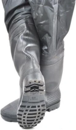 Waadpak - Waterdicht Pak PVC - Waadbroek Met Vaste Laarzen - Schoenmaat 43 -Gabor Verkoop 2024 702x1200 1