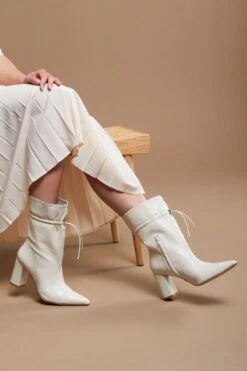 Lina Locchi Enkellaarsjes Dames / Laarzen / Damesschoenen - Leer - L1140 Led - Gebroken Wit - Maat 39 -Gabor Verkoop 2024 800x1200 13