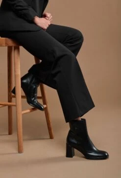 Mace Enkellaarsjes Dames / Laarzen / Damesschoenen - Leer - M1121 - Zwart - Maat 39 -Gabor Verkoop 2024 822x1200